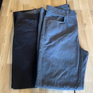 Bundle of 2 men’s chinos - Calvin Klein and Roundtree & Yorke 30x32
